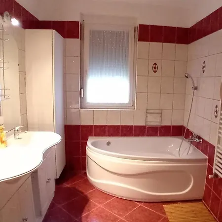 Апартаменты Home Apartman